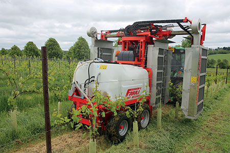 Friuli 1,600-litre sprayer